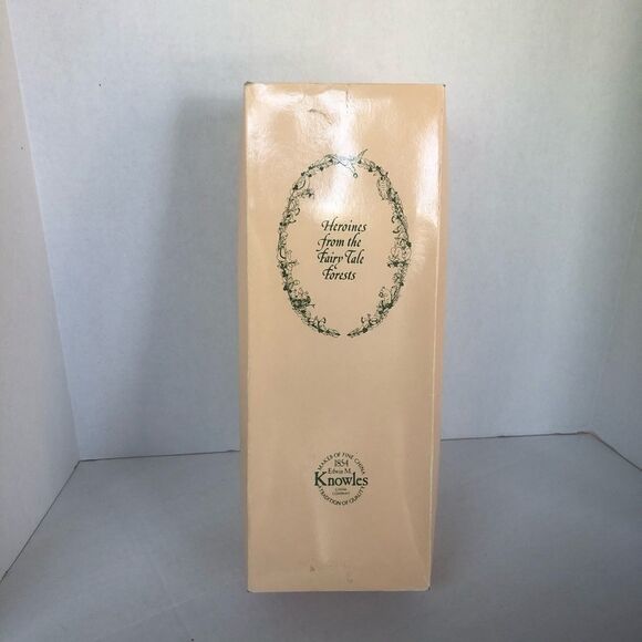 Edwin Knowles Snow White Collectible Doll - Picture 3 of 9